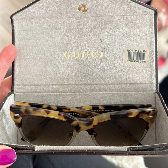 Gucci sunnies - Picture 7 of 7